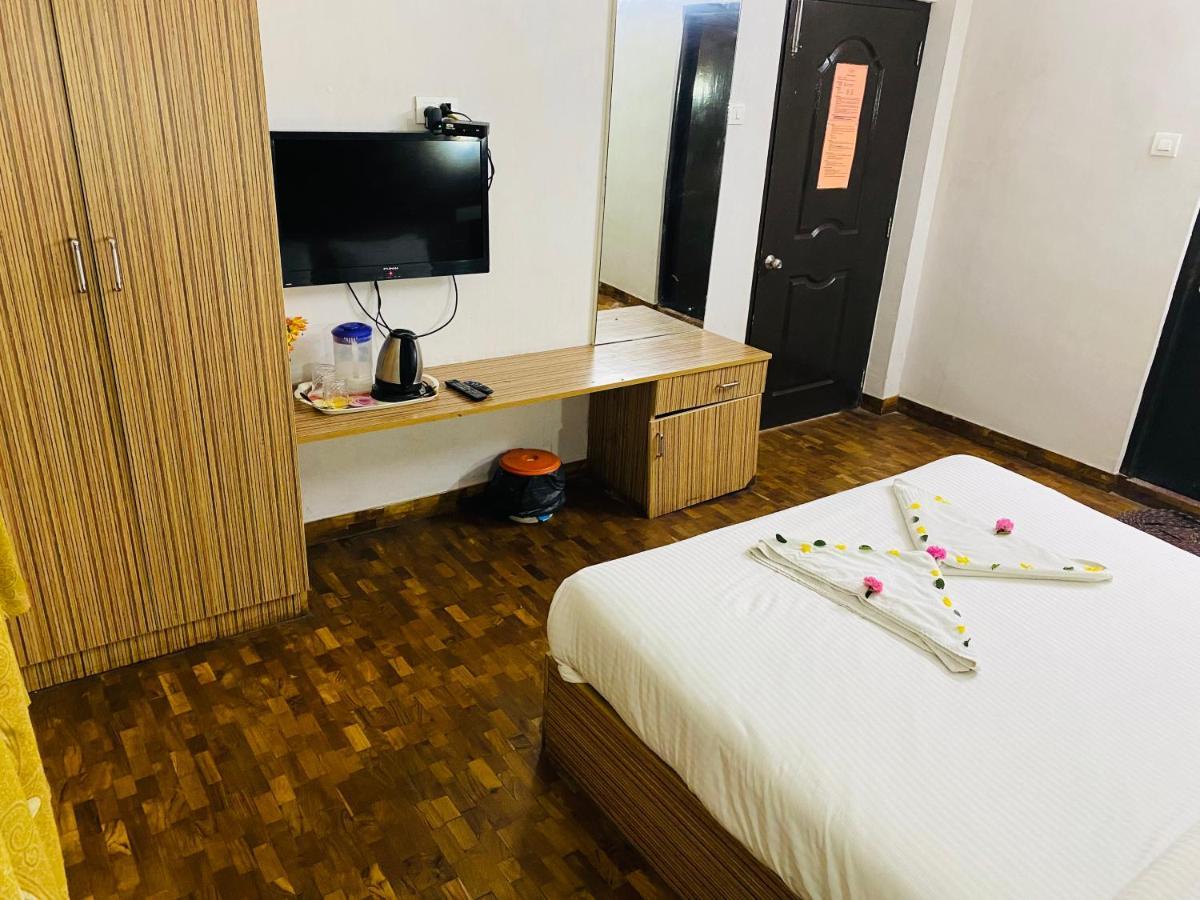 Tulips Resorts - Elkhill Ооти Екстериор снимка